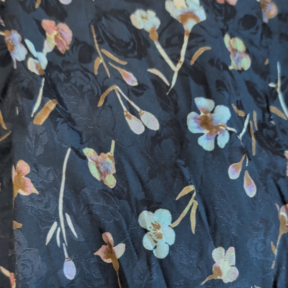 Chic Black Floral Maxi Dress - Picture 3 of 3